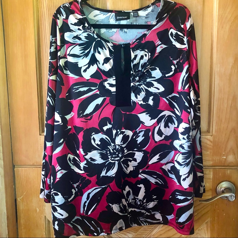 Bright Red Floral AVENUE Blouse sz 26/28
